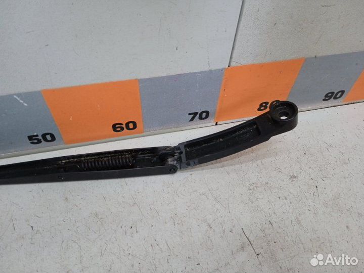 Поводок стеклоочистителя передний правый Nissan