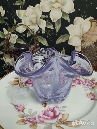 Ваза неодимовое стекло.Антиквариат.Раритет