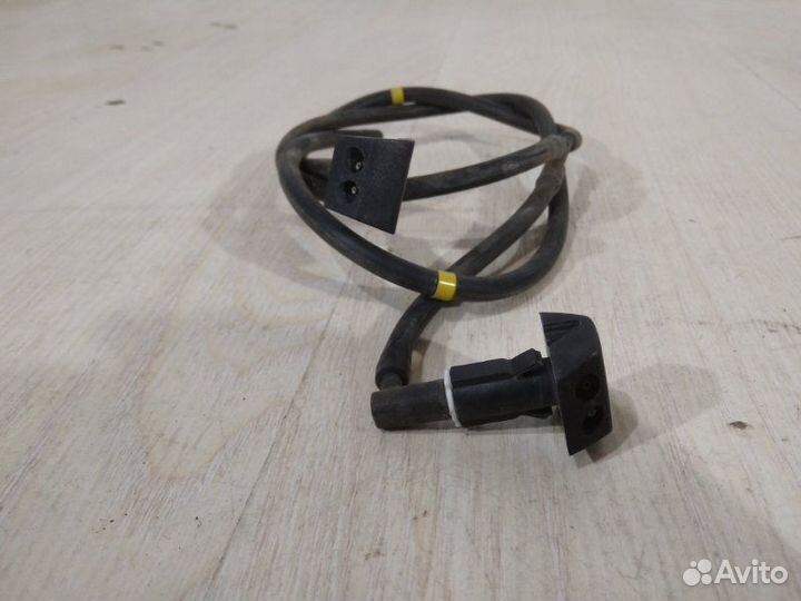 Форсунка омывателя Nissan Almera G15