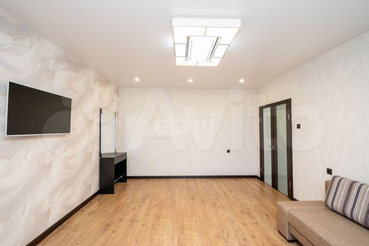 2-к. квартира, 71,3 м², 9/9 эт.