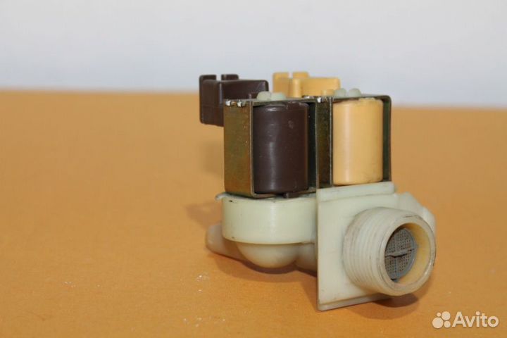 Клапан подачи воды Bosch 00265772 бу. 3915