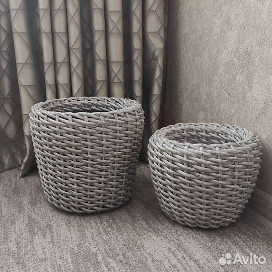 Кашпо для цветов из ротанга