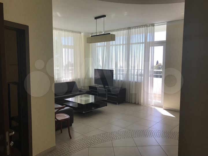 2-к. квартира, 90 м², 3/19 эт.