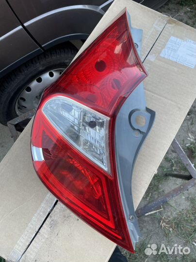 Задняя левая фара Hyundai Solaris 1