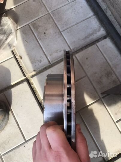 Передние тормозные диски на toyota hilux surf 1990