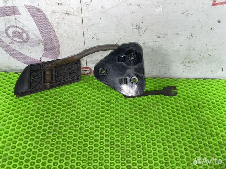 Педаль газа и тормоза Chevrolet Suburban GMT400