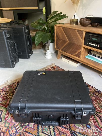 Ударопрочный кейс Pelican Peli 1600 с поропластом