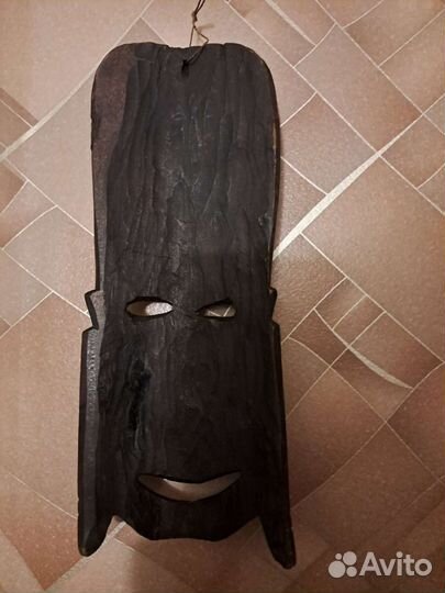 Африканская старинная маска из дерева