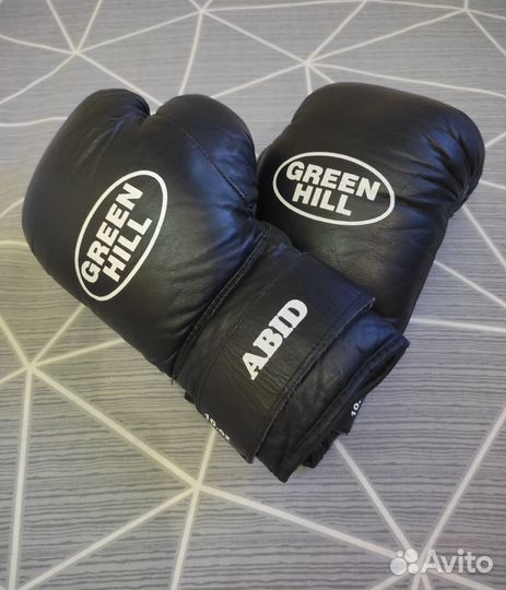 Боксерские перчатки