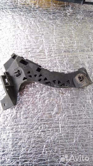 Кронштейн для бампера Mazda 3. Ориг