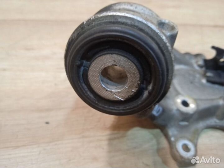 Кулак поворотный задний правый Honda Civic 4D 1.8