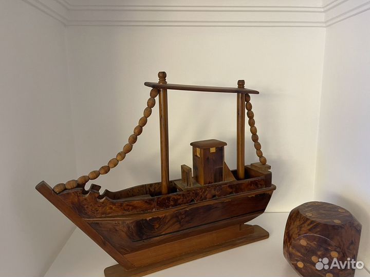 Фигурка из африканского дерева корабль кубик кости