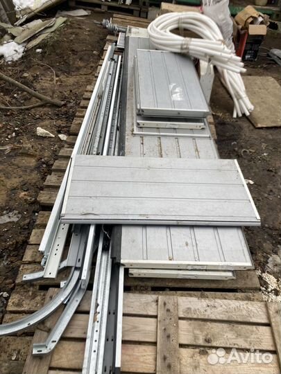 Ворота секционные подъемные алютех бу