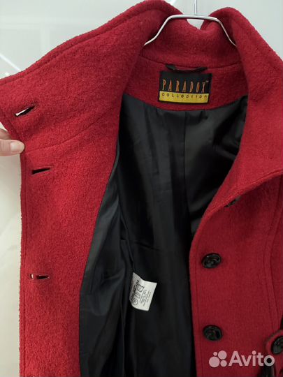 Пальто красное 48, синее 46