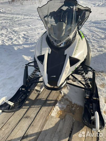 Продаётся снегоход arctic CAT