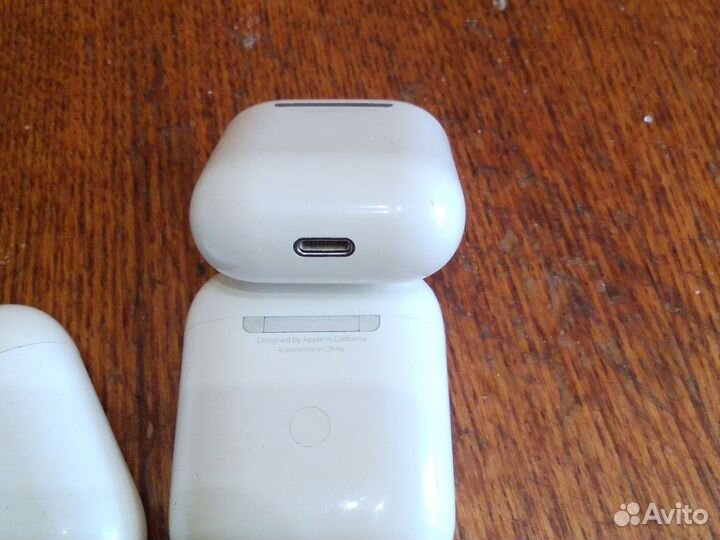 Кейсы от наушников AirPods