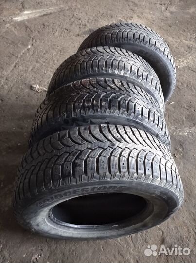 Bridgestone Blizzak Spike-01 265/65 R17