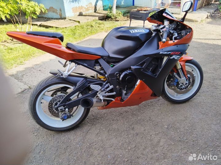 Yamaha YZF R1