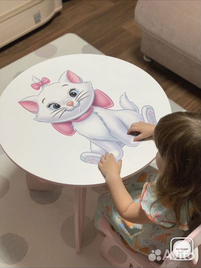 Детский стол и стул новый круглый