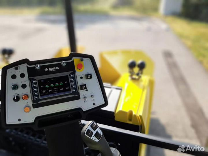 Асфальтоукладчик bomag (бомаг) BF 600 C2