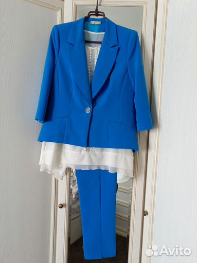 Брючный костюм женский 46