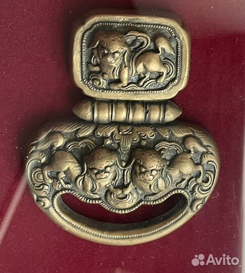 Планшет с копиями древних произведений искусства