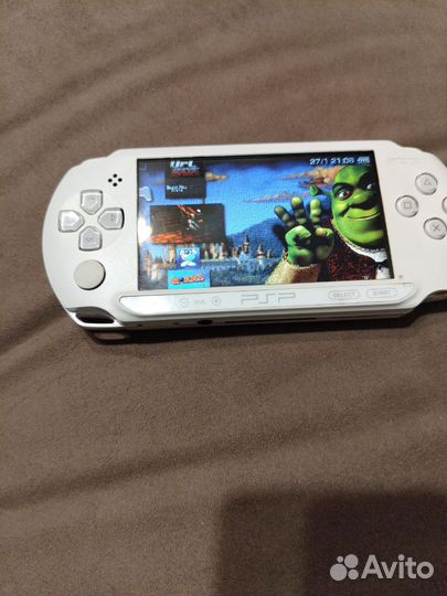 Портативная игровая приставка psp E1008 2C