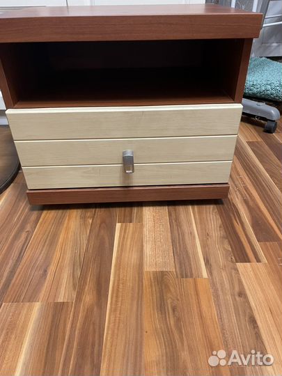 Тумба прикроватная