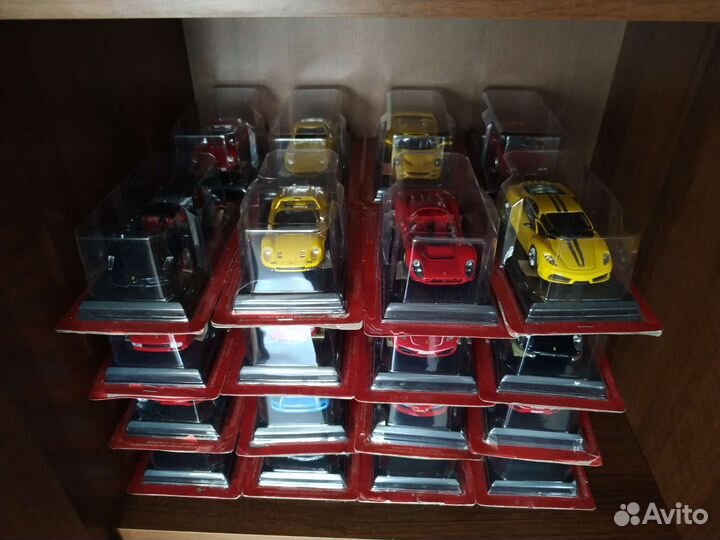 Коллекция модели Ferrari 1;43