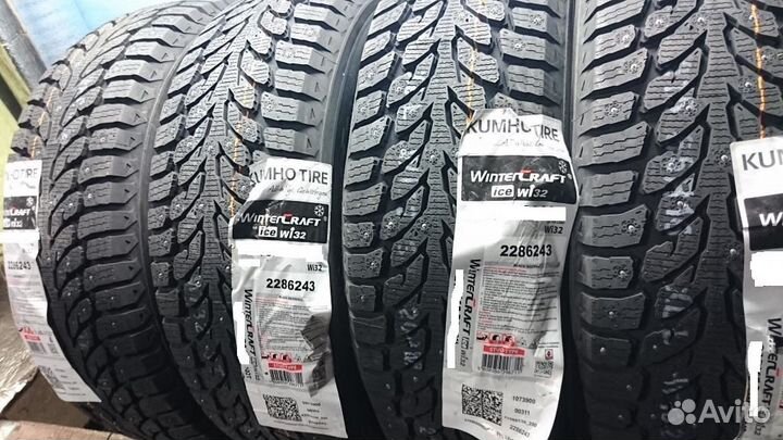 Kumho WinterCraft Ice Wi32 215/60 R16 99T