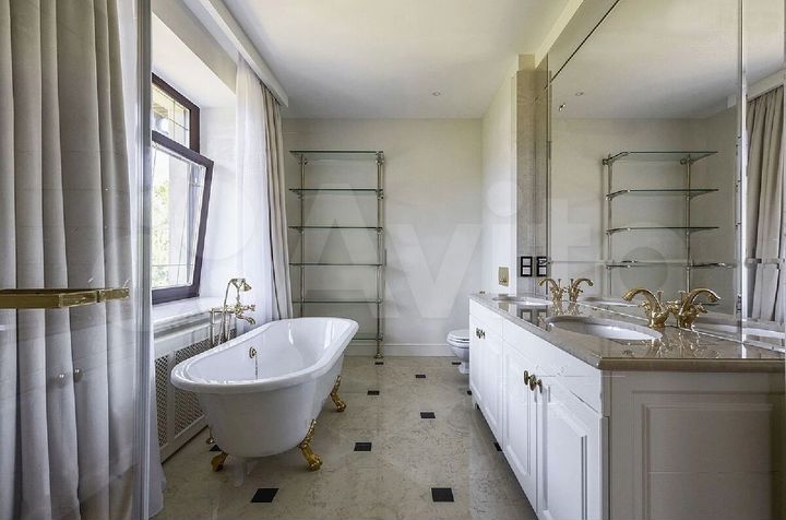 Коттедж 500 м² на участке 22 сот.