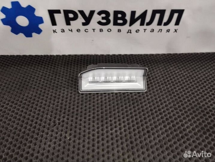 Плафон двери правой Volvo FH5 84810911