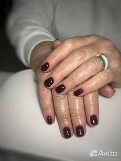 Модель на маникюр