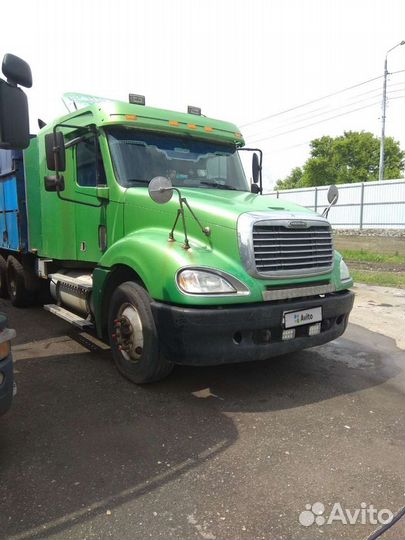 Freightliner Columbia, 2004