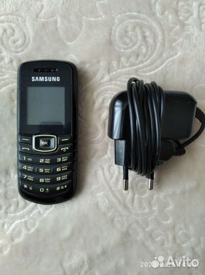 Телефон Samsung GT-E-1080i