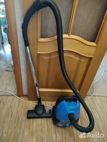 Шланг и щётка к пылесосу