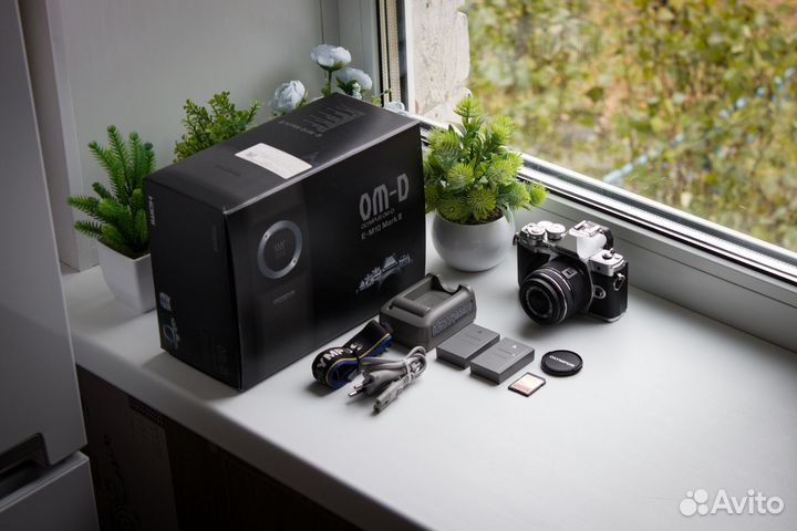 Olympus OM-D E-M10 Mark III Kit + Комплект