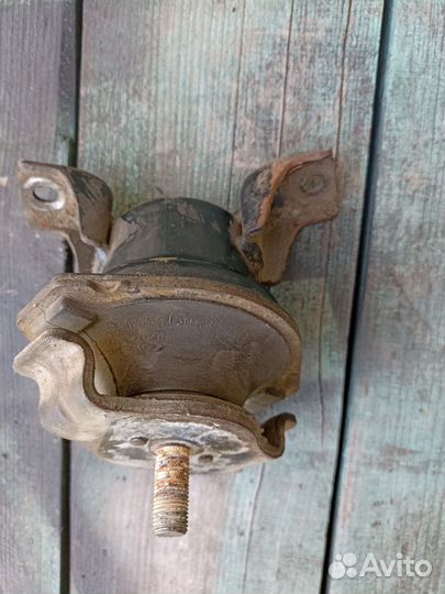 Подушка двигателя mitsubishi outlander