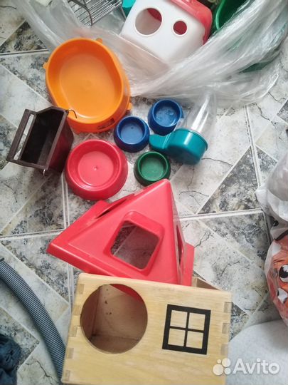 Домики, кормушки, поилки, туалеты, беговые колеса