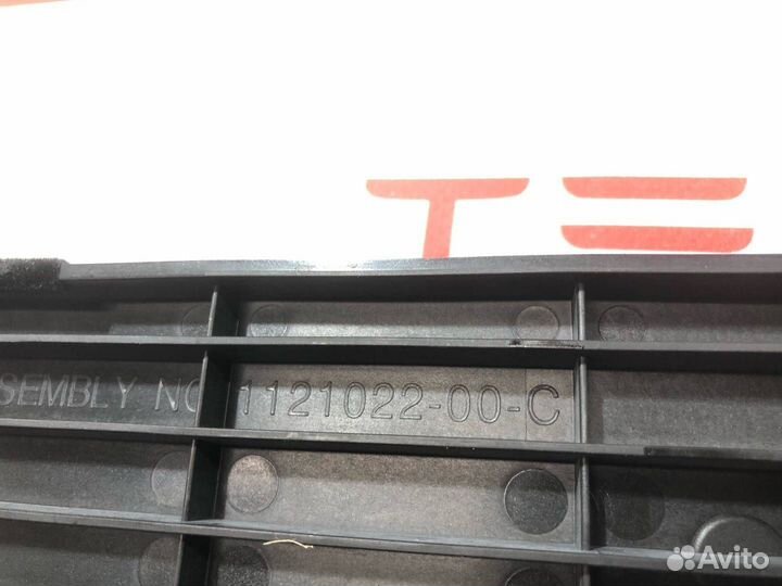 Пластик салона Tesla Model X 2019 1121022-00-D