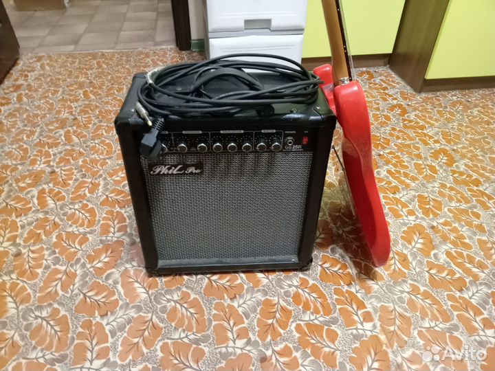 Электрогитара и комбарь