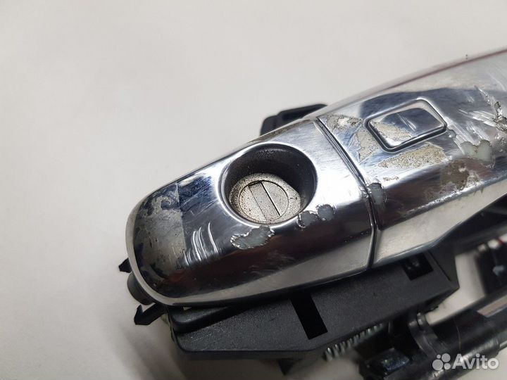 Ручка двери наружная (передняя левая) в сборе