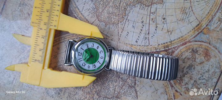 Часы наручные женские кварцевые