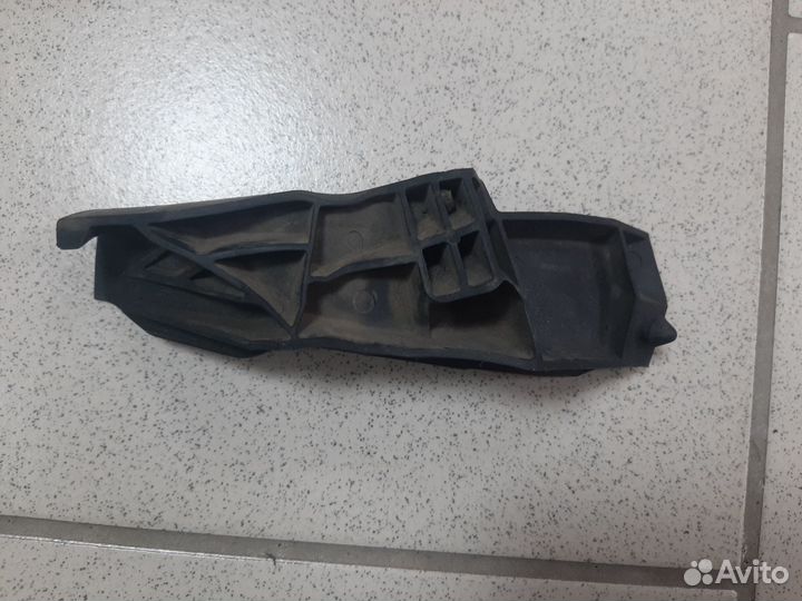 Уголок лобового стекла Camry 40 (2006-11) Европа