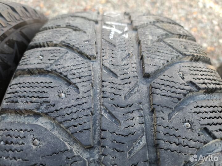 Bridgestone Ice Cruiser 7000 215/60 R17