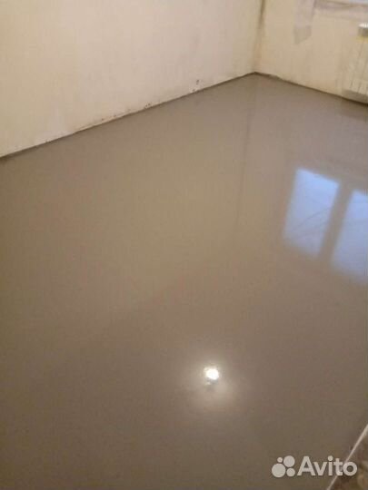 Наливной пол, укладка ламината, водопровод из поли