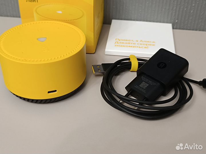 Колонка Яндекс Станция Лайт с Алисой / Жёлтый