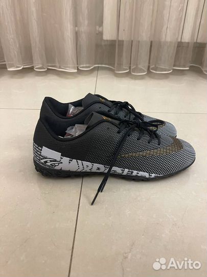 Бутсы футбольные сороконожки 43 размер