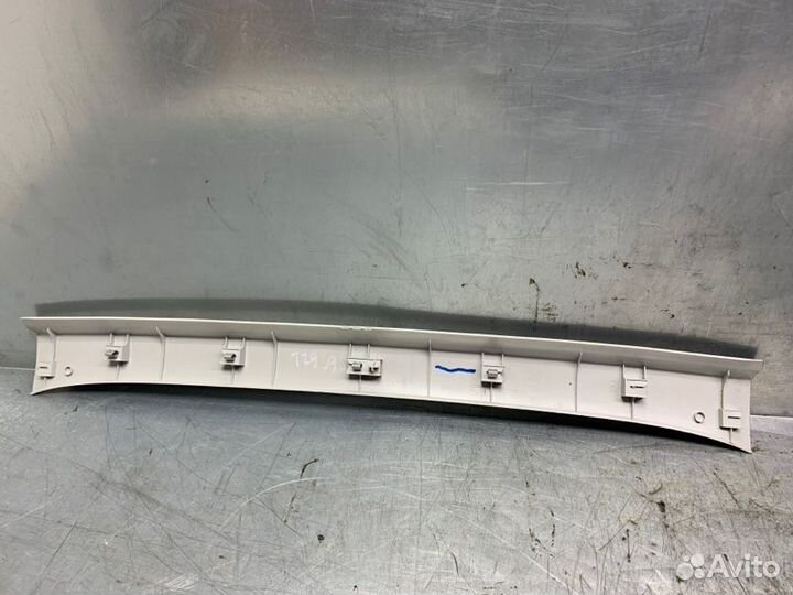 Накладка (кузов внутри) Volkswagen Golf Vi