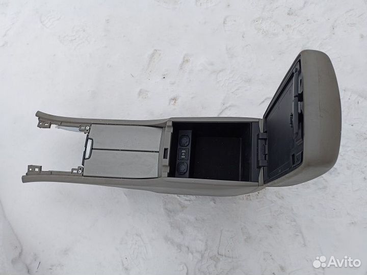 Подлокотник в сборе Subaru Tribeca WXF 2007-2013г